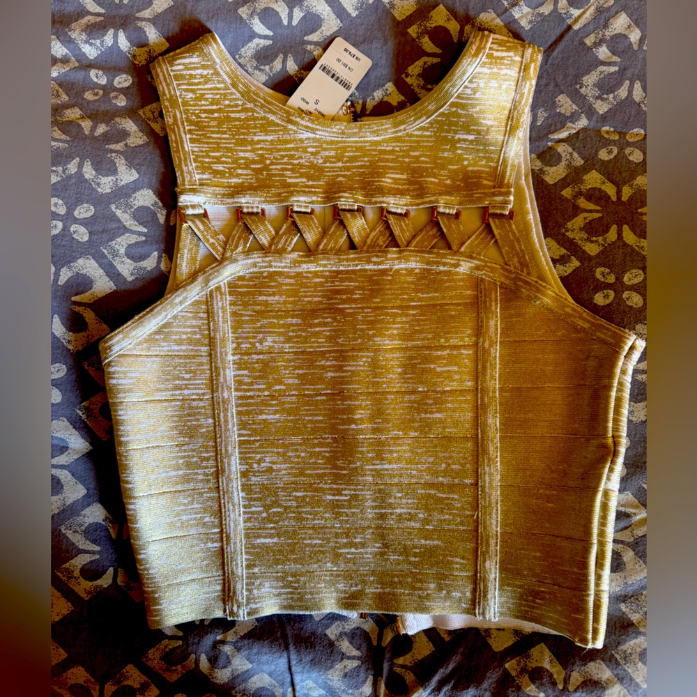 Authentic BNWT BEBE Gold /White Scuba Sleeveless Top with gold hardware size S